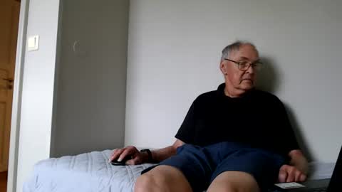 Scand online show from 06-12-26, 01:32