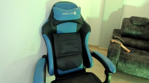 Snapshot of scarbadgirl_ chatting on 10-26-25, 03:12 scarbadgirl_ online show from 10-26-25, 03:12