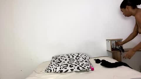 Snapshot of scarle222421 chatting on 01-22-25, 01:10 scarle222421 online show from 01-22-25, 01:10