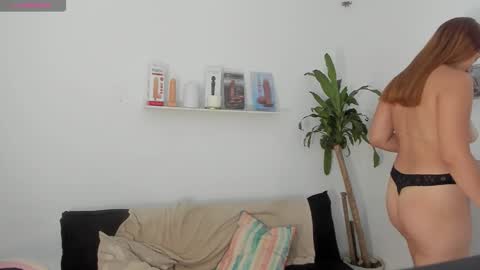 Snapshot of scarlet_100 chatting on 02-05-26, 02:49 scarlet_100 online show from 02-05-26, 02:49