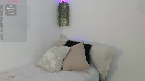 scarlet_100 online show from 04-27-26, 01:36