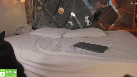 scarlet__jones_ online show from 10-24-25, 08:49