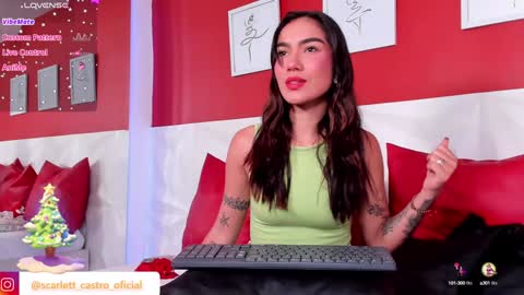 Snapshot of scarlet_castro chatting on 12-04-24, 02:37 Scarlet online show from 12-04-24, 02:37