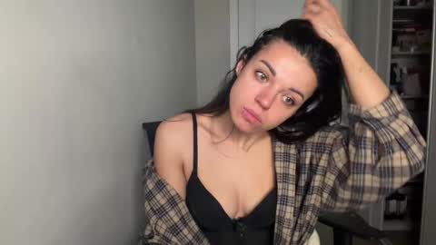 Snapshot of scarlet_daisy_ chatting on 05-03-26, 07:36 Sophie online show from 05-03-26, 07:36