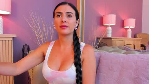 Snapshot of scarlet_edwars chatting on 01-24-25, 03:24 Scarlet Edwars online show from 01-24-25, 03:24