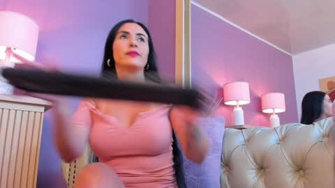 Snapshot of scarlet_edwars chatting on 01-29-25, 12:02 Scarlet Edwars online show from 01-29-25, 12:02