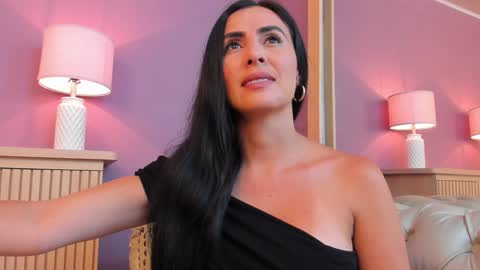 Snapshot of scarlet_edwars chatting on 02-05-25, 12:06 Scarlet Edwars online show from 02-05-25, 12:06