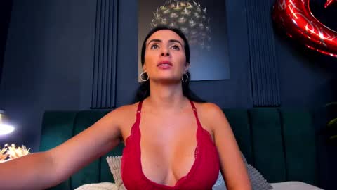 Snapshot of scarlet_edwars chatting on 02-17-25, 10:14 Scarlet Edwars online show from 02-17-25, 10:14