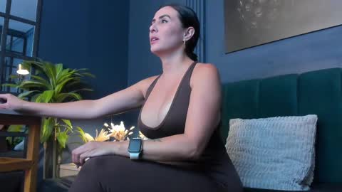 Snapshot of scarlet_edwars chatting on 09-10-25, 08:53 Scarlet Edwars online show from 09-10-25, 08:53