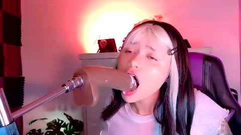 scarlet_gold online show from 12-02-25, 04:51