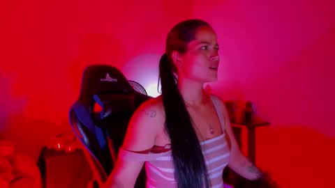 scarlet taylor kennedy online show from 12-18-25, 08:37