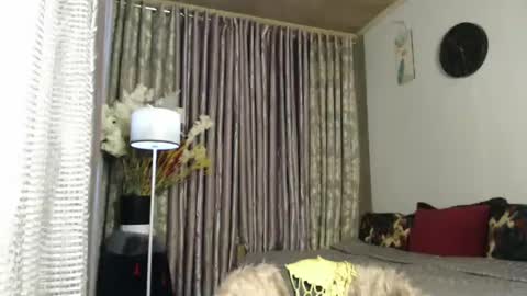 Snapshot of scarlet_ts69 chatting on 01-04-25, 09:54 scarlet online show from 01-04-25, 09:54