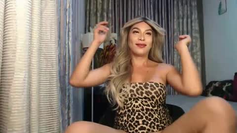 Snapshot of scarlet_ts69 chatting on 01-08-25, 09:34 scarlet online show from 01-08-25, 09:34