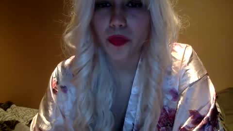 Snapshot of scarlet_whisper chatting on 12-21-24, 04:52 scarlet whisper online show from 12-21-24, 04:52