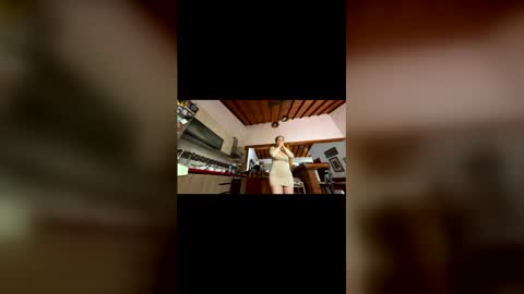 scarlet whisper online show from 04-10-26, 09:41