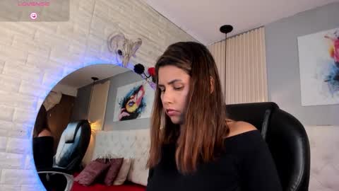 Snapshot of scarletbaker__ chatting on 10-18-25, 05:35 Scarlet online show from 10-18-25, 05:35