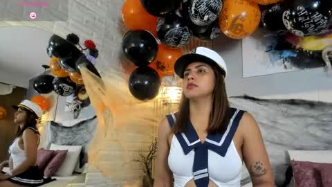 Snapshot of scarletbaker__ chatting on 10-23-25, 07:01 Scarlet online show from 10-23-25, 07:01