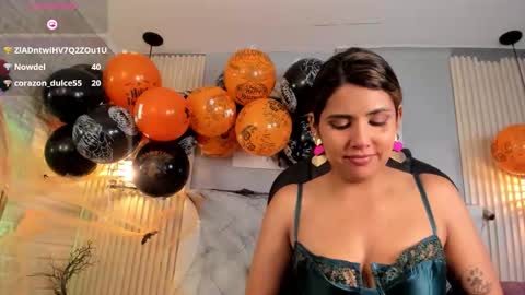 Snapshot of scarletbaker__ chatting on 10-28-25, 12:25 Scarlet online show from 10-28-25, 12:25