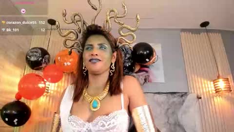 Snapshot of scarletbaker__ chatting on 10-31-25, 11:06 Scarlet online show from 10-31-25, 11:06