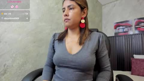 Snapshot of scarletbaker__ chatting on 11-27-25, 01:57 Scarlet online show from 11-27-25, 01:57