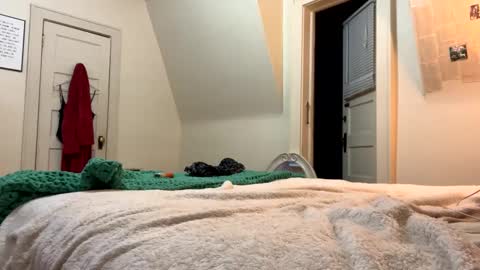 Snapshot of scarletbean chatting on 02-22-25, 01:57 scarletbean online show from 02-22-25, 01:57