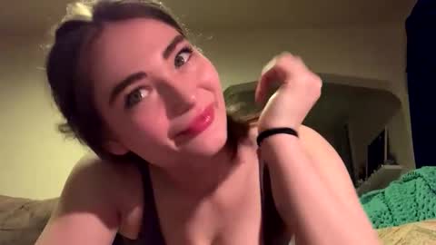 Snapshot of scarletbean chatting on 03-23-26, 01:26 scarletbean online show from 03-23-26, 01:26