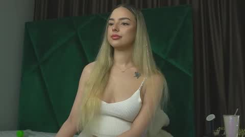 Scarlet online show from 09-25-25, 10:02