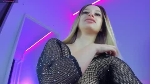 Amira online show from 04-14-26, 05:35