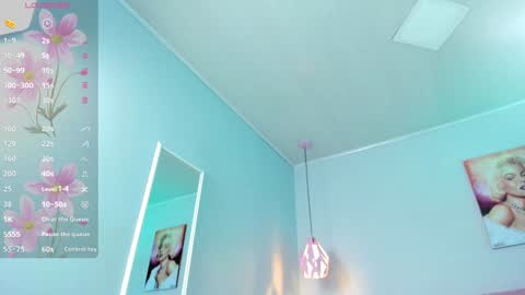 Snapshot of scarletgv chatting on 01-17-25, 10:44 Scarlet online show from 01-17-25, 10:44