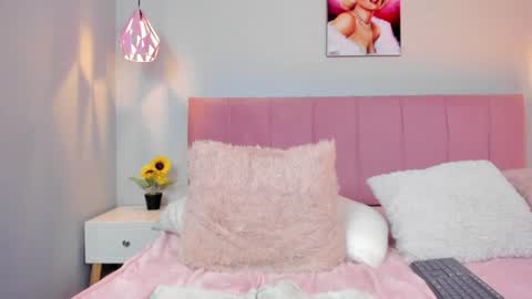 Snapshot of scarletgv chatting on 02-01-25, 01:20 Scarlet online show from 02-01-25, 01:20