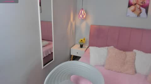 Snapshot of scarletgv chatting on 02-05-25, 04:59 Scarlet online show from 02-05-25, 04:59