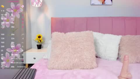 Snapshot of scarletgv chatting on 02-08-25, 11:22 Scarlet online show from 02-08-25, 11:22