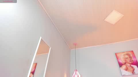 Snapshot of scarletgv chatting on 02-13-25, 10:54 Scarlet online show from 02-13-25, 10:54