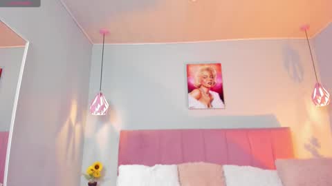 Snapshot of scarletgv chatting on 02-14-25, 01:56 Scarlet online show from 02-14-25, 01:56