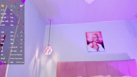 Snapshot of scarletgv chatting on 02-19-25, 06:33 Scarlet online show from 02-19-25, 06:33