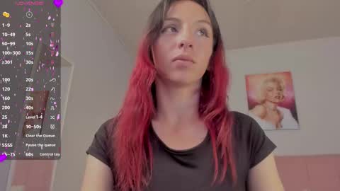 Snapshot of scarletgv chatting on 03-07-25, 11:38 Scarlet online show from 03-07-25, 11:38