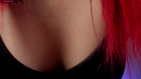 Snapshot of scarletgv chatting on 11-11-25, 10:21 Scarlet online show from 11-11-25, 10:21