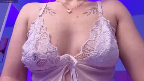 Snapshot of scarletgv chatting on 11-24-25, 04:23 Scarlet online show from 11-24-25, 04:23