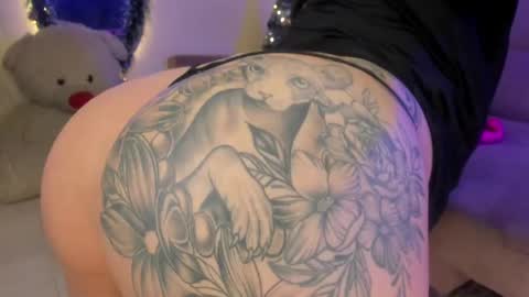 Snapshot of scarleth_jhons_ chatting on 12-12-24, 12:05 Scarleth... but not Scarleth Johansson. online show from 12-12-24, 12:05