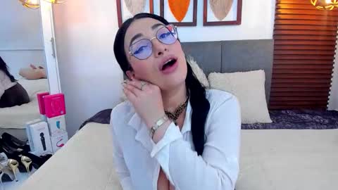 Snapshot of scarleth_swann chatting on 06-01-26, 02:35 scarleth online show from 06-01-26, 02:35
