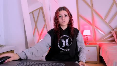 Snapshot of scarletpunk_ chatting on 12-07-24, 11:07 Scarlet online show from 12-07-24, 11:07