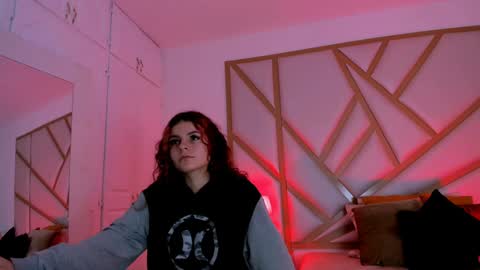 Snapshot of scarletpunk_ chatting on 12-09-24, 11:36 Scarlet online show from 12-09-24, 11:36