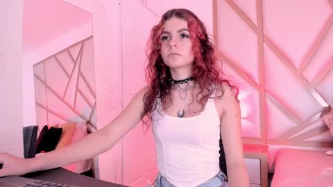 Snapshot of scarletpunk_ chatting on 12-10-24, 01:55 Scarlet online show from 12-10-24, 01:55