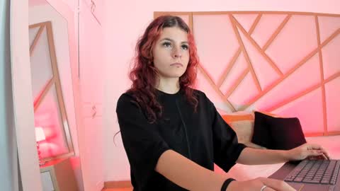 Snapshot of scarletpunk_ chatting on 12-25-24, 01:30 Scarlet online show from 12-25-24, 01:30