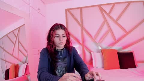 Snapshot of scarletpunk_ chatting on 12-31-24, 11:42 Scarlet online show from 12-31-24, 11:42