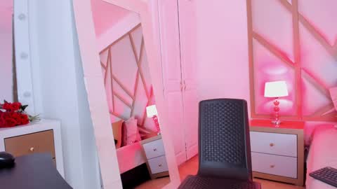 Snapshot of scarletpunk_ chatting on 01-11-25, 03:09 Scarlet online show from 01-11-25, 03:09