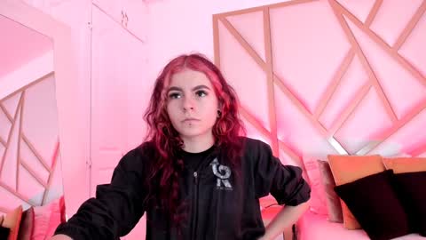 Snapshot of scarletpunk_ chatting on 01-14-25, 12:03 Scarlet online show from 01-14-25, 12:03