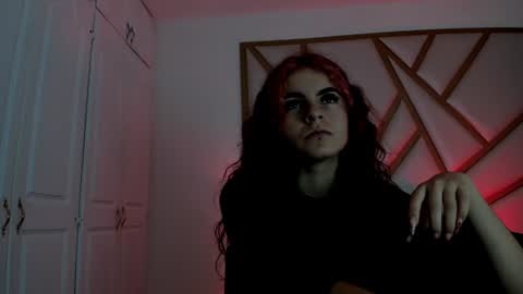 Snapshot of scarletpunk_ chatting on 01-17-25, 01:03 Scarlet online show from 01-17-25, 01:03