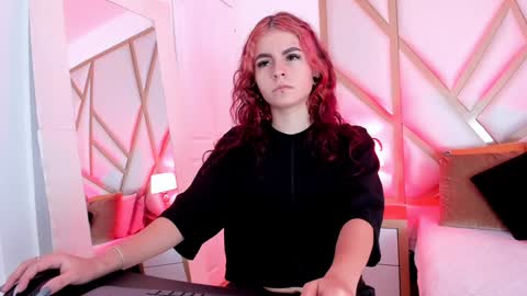 Snapshot of scarletpunk_ chatting on 01-28-25, 12:11 Scarlet online show from 01-28-25, 12:11