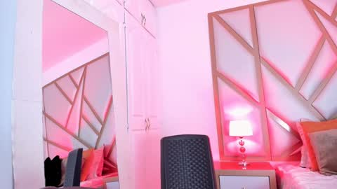 Snapshot of scarletpunk_ chatting on 01-30-25, 11:44 Scarlet online show from 01-30-25, 11:44